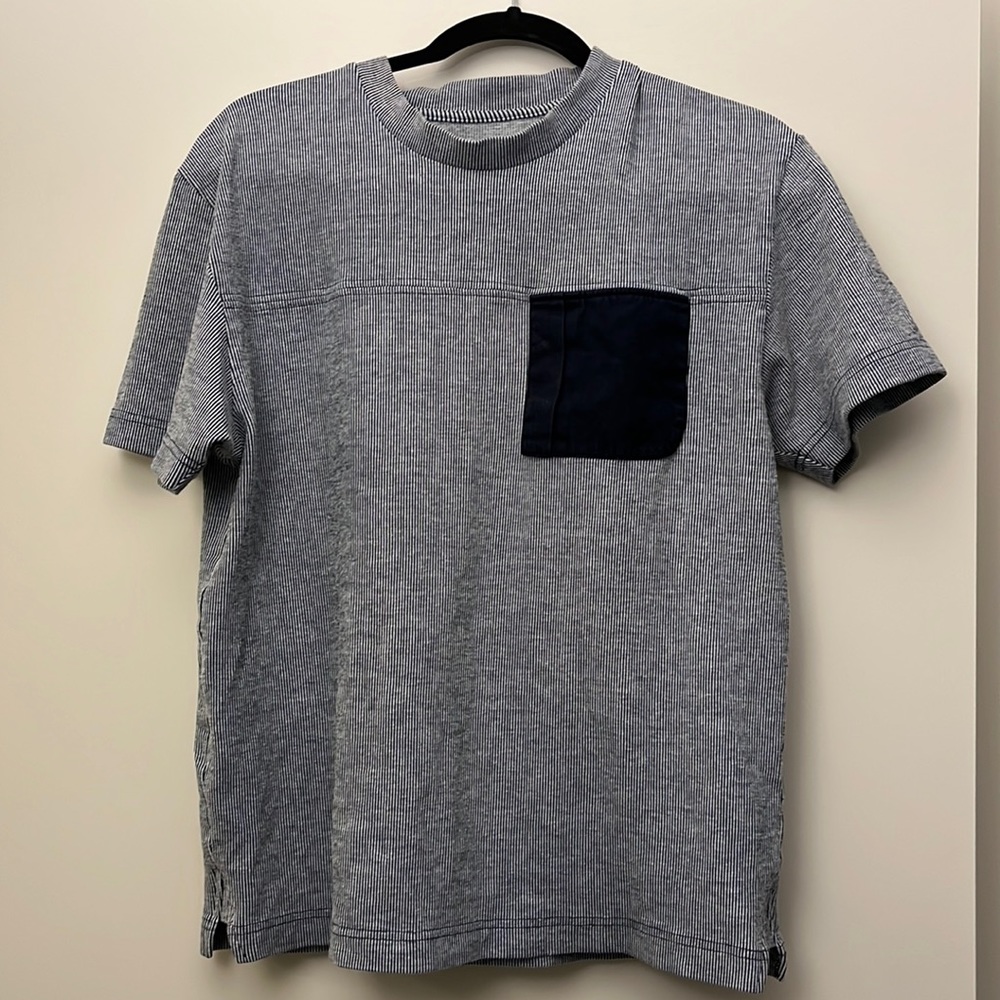 Patrick Ervell striped blue and white pocket tshirt size Medium
